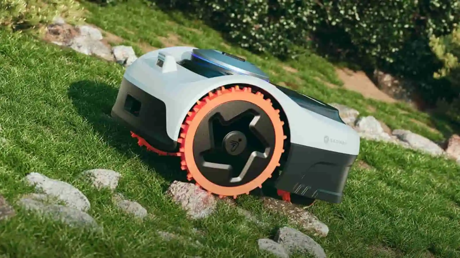 Robotics solutions for outdoor maintenance